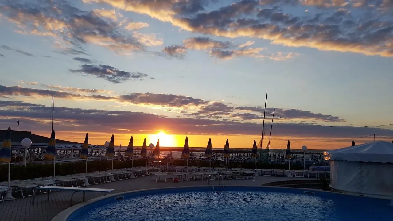 Hotel Marco Lido Di Savio 3*,
